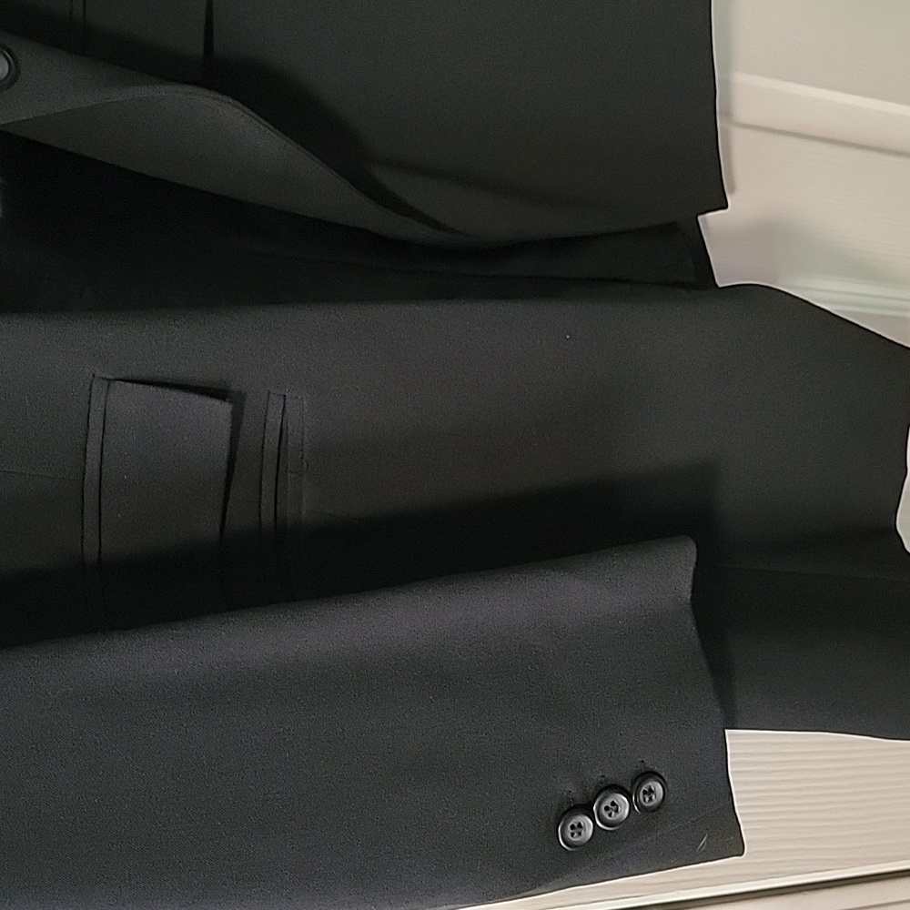 Classic Black Women's Blazer - Picture 5 of 9